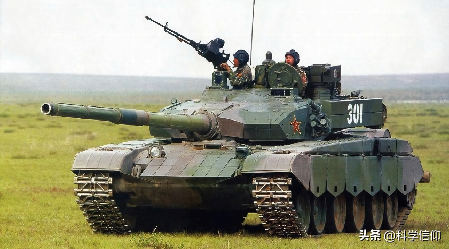 雲朵能夠飄浮在天空中是因為輕嗎？並不是，它比坦克重得多