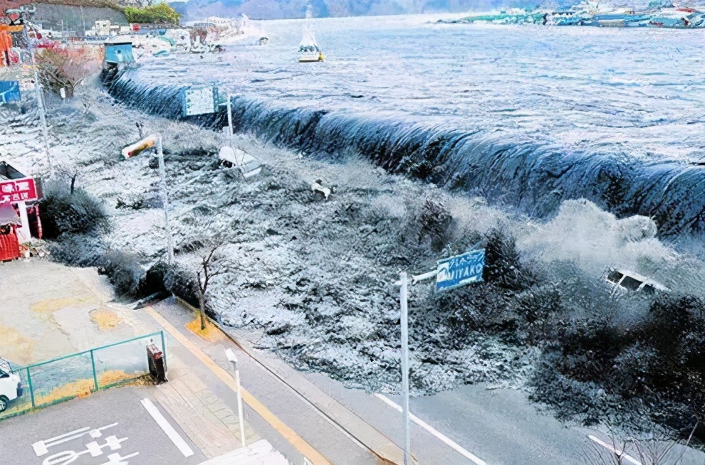 美國教授：看不懂中國人，別人的島在沉沒他們的島卻在�長大�