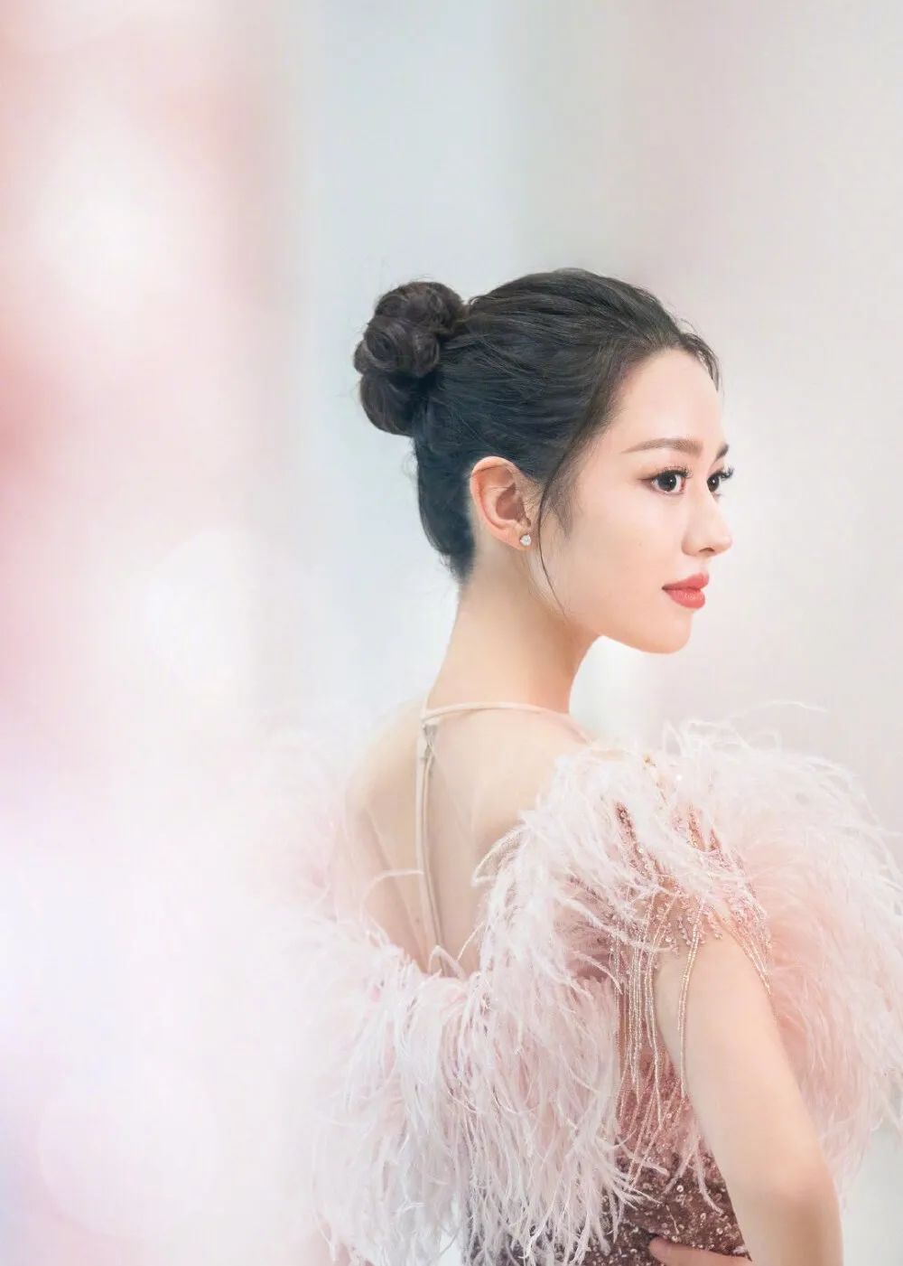 婚后2年，吉娜郎朗被群嘲：“恩爱终于装不下去了？”