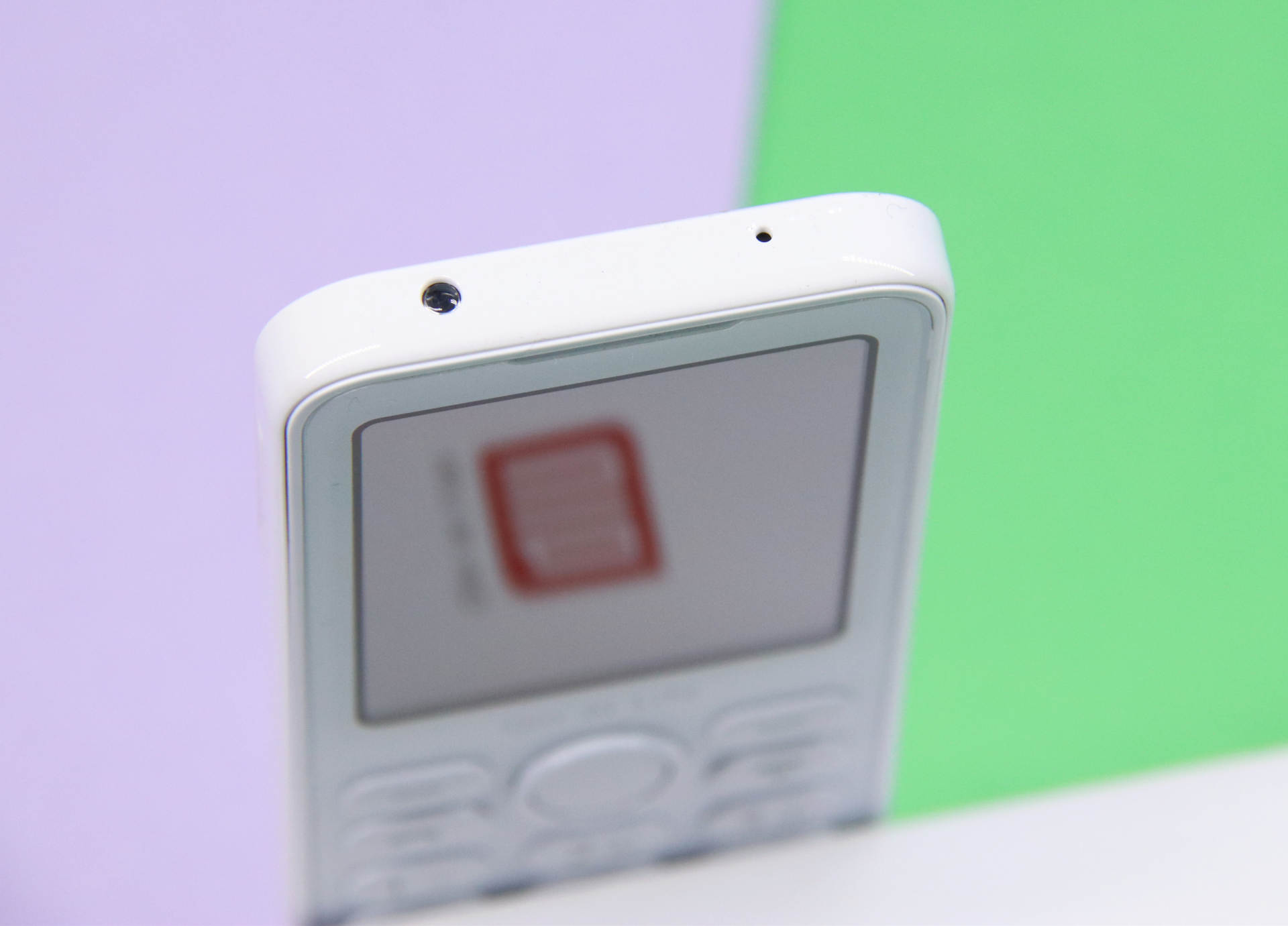 简单纯粹、小而精致，多亲AI电话F21s,自带潮流属性