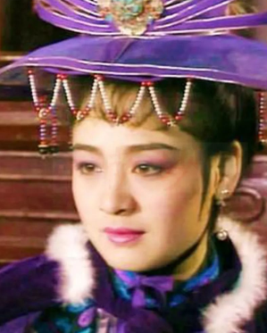 91版《雪山飞狐》的演员现状，一个成了富商，她49岁仍是不老女神