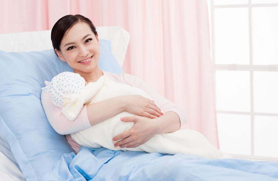 有种“心疼”叫蔡少芬当妈，46岁生3胎，外表衰老认不出