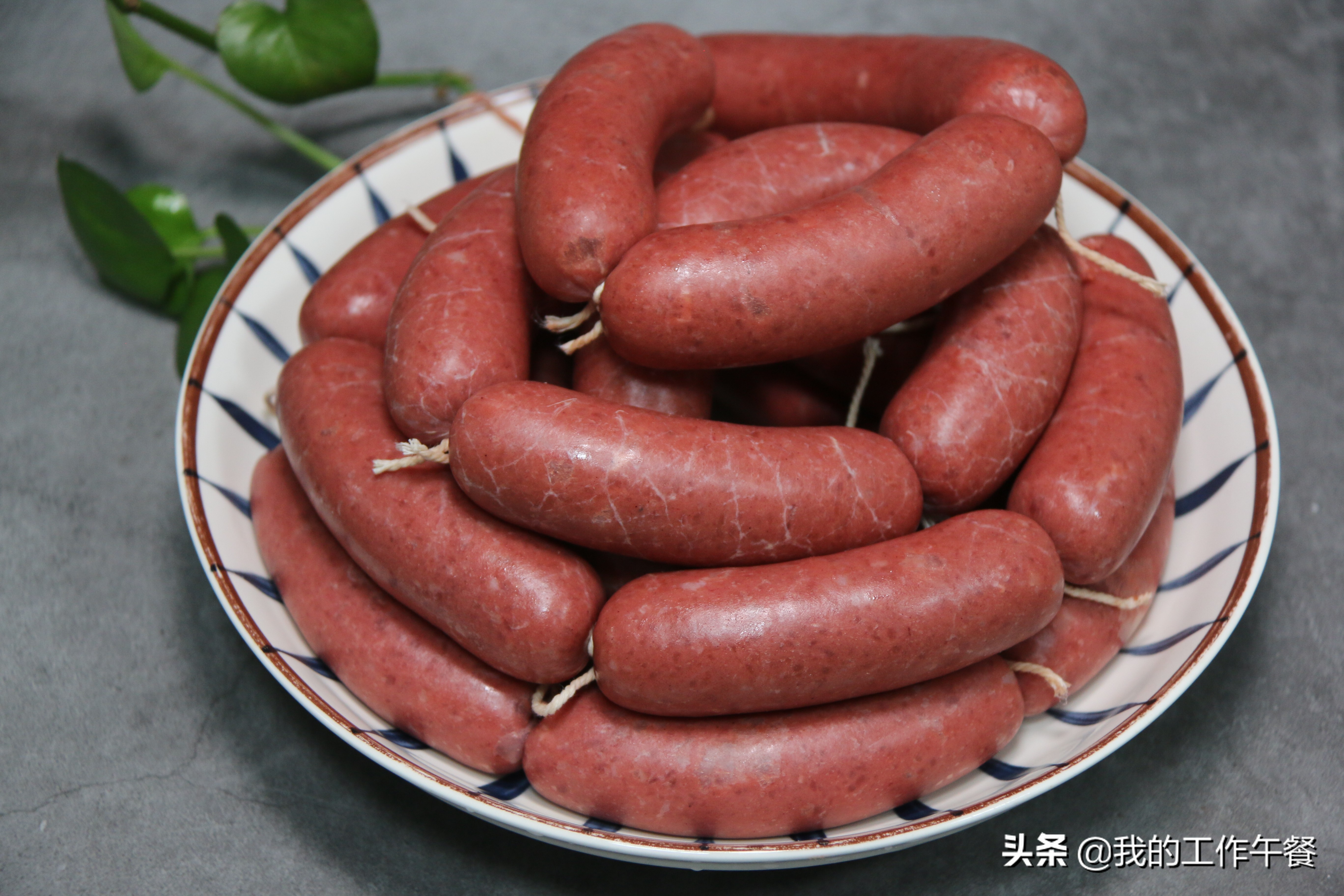 孩子大愛的脆皮腸，方法簡單易學，皮脆Q彈，比臘肉臘腸香