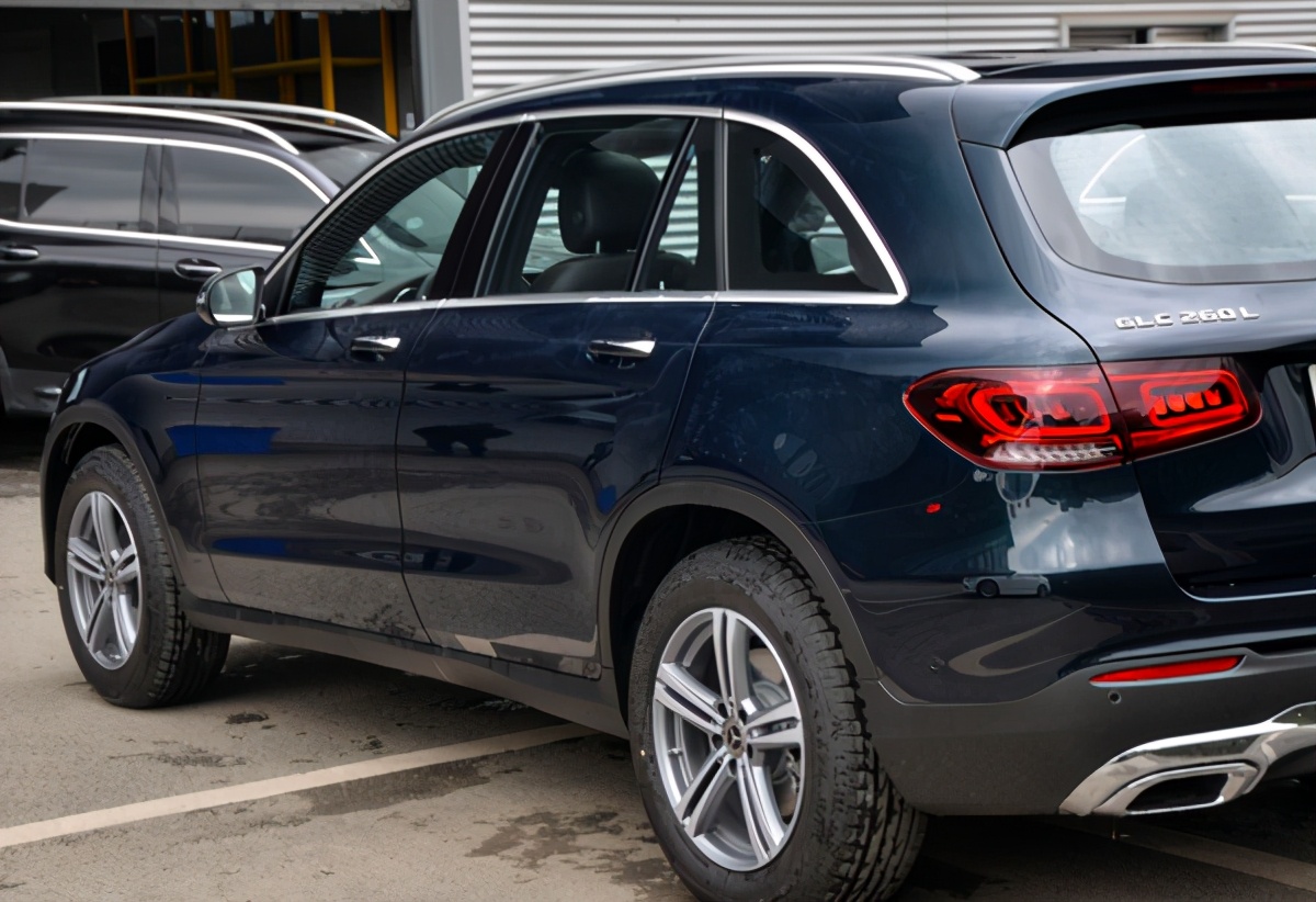 全新奔驰GLC，2973毫米长轴距，内饰很优雅，你喜欢么