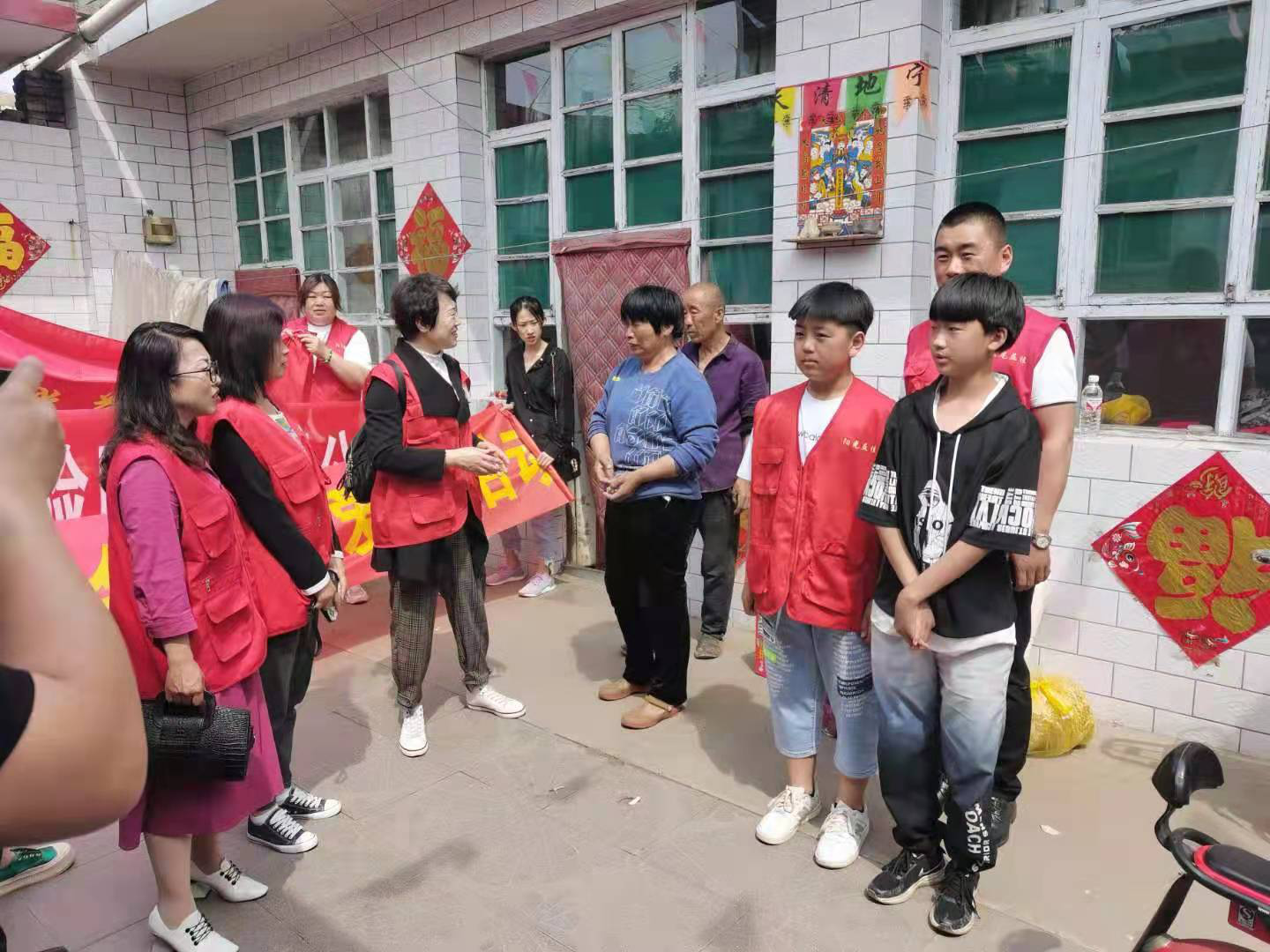 山西阳光益佳爱心总队开展“迎六一 献爱心”公益活动