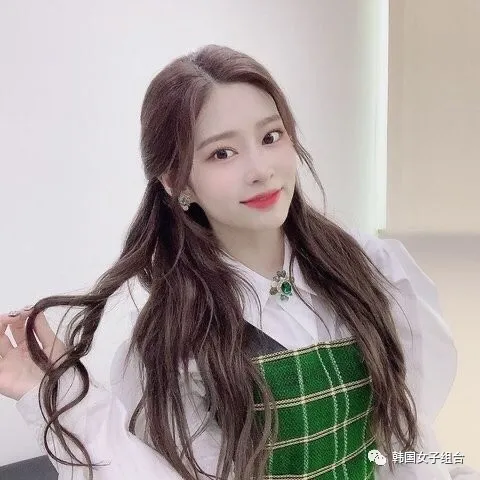 女爱豆们的半绑发造型,可爱又温柔