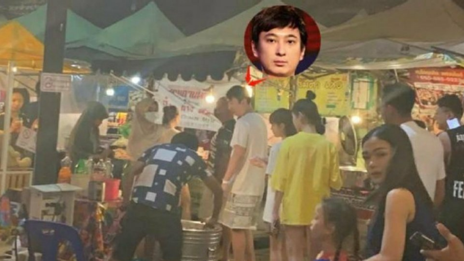 王思聪在泰国被拍到和一女孩街头逛夜市，看清这个女孩长相：稳了