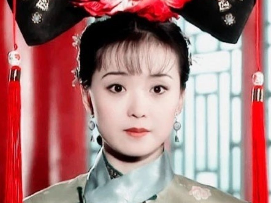 以前的古装造型有多美？王艳头戴假树叶，都能美出新高度