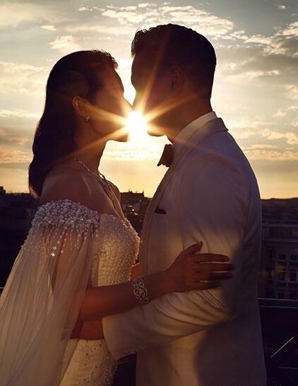 Introduced from the northern and western nationalities or from abroad apricot of harbor elder sister parturient! face of young son side is very fine