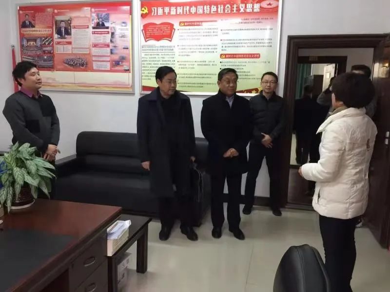 省人大常委会信访办赴怀化调研并看望扶贫工作队员