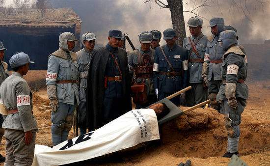 民族英雄吉鸿昌：敢同蒋介石对峙，后被枪决，