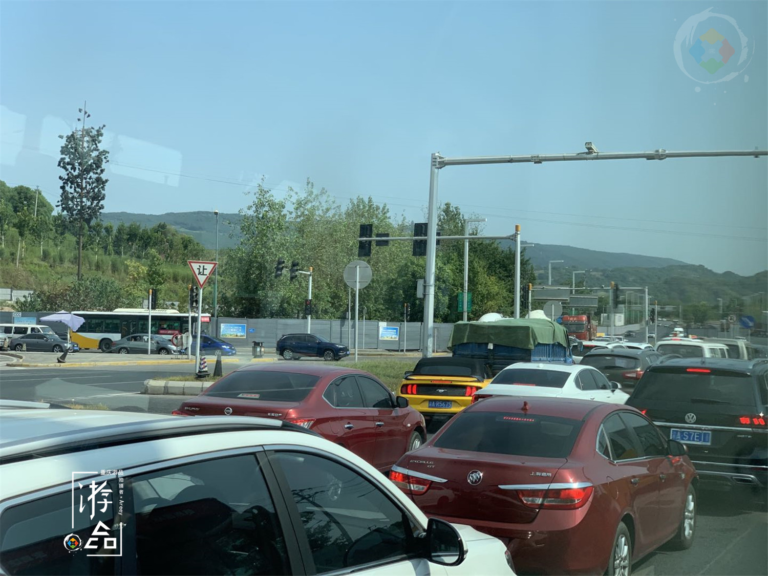 重庆车多路窄，成全国最拥堵城市，车辆限行何时才能落实？