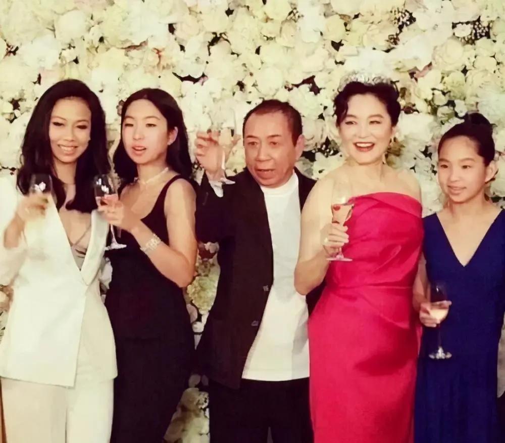 从孟晚舟章子怡，看继母的修养