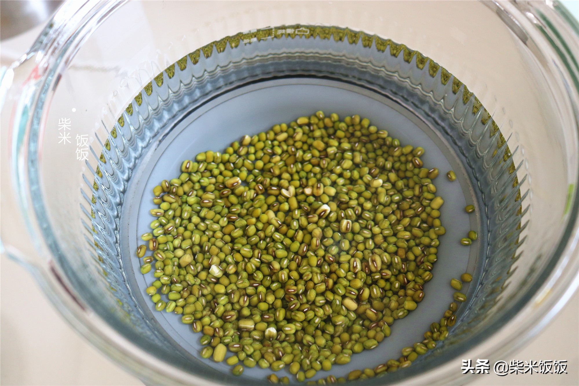 绿豆新吃法，一拌一团，大火一蒸就上桌，无油少糖健康好吃