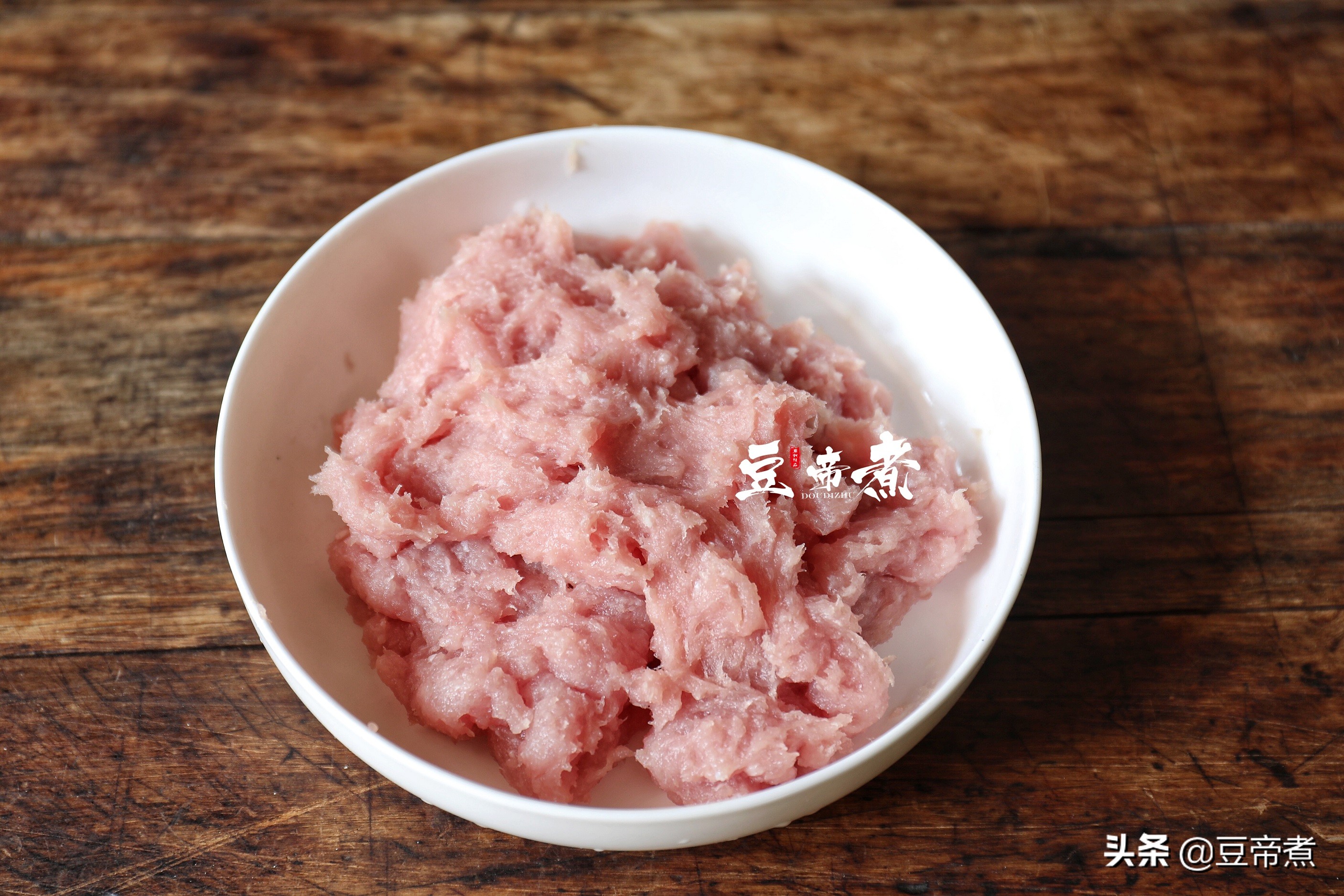 大冷天，最喜歡吃這東西了，口感清脆營養與豬肉一起煎實在太好吃