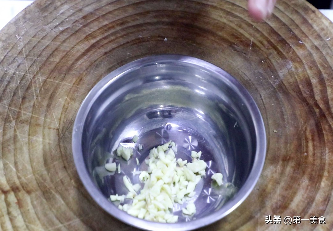 茄子打鹵面如何做好吃，廚師長(zhǎng)教你一招，鹵香勁道，方便快捷