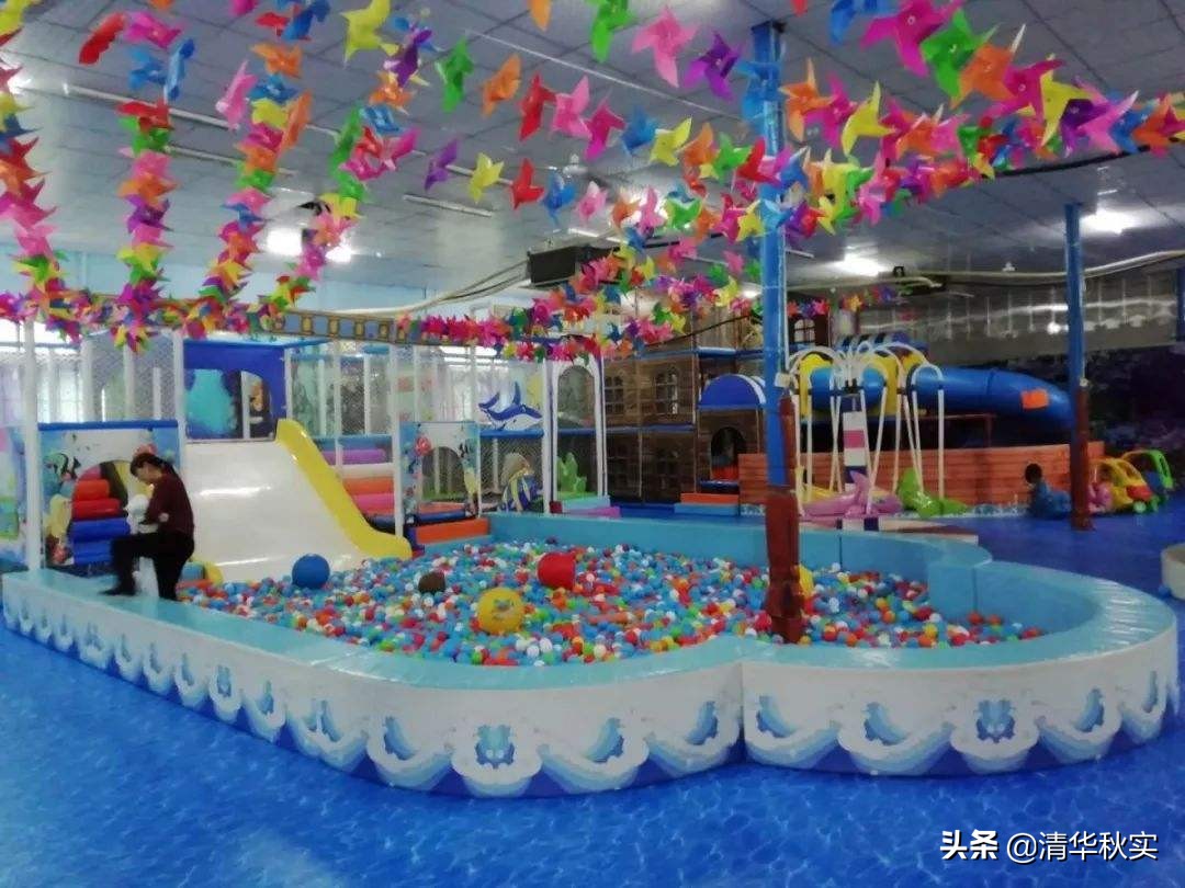 女童在游乐场摔伤，商家应否担责？要！最后要赔偿多少钱…