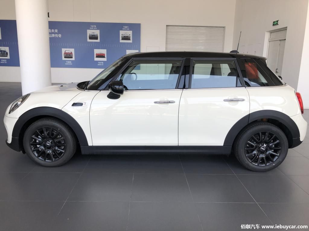 新款MINI COOPER 五门版 经典前脸配“米”字旗灯组