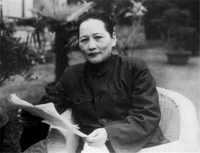 1949年，回家被战士挡在门口，生气的宋庆龄直冲三野司令部