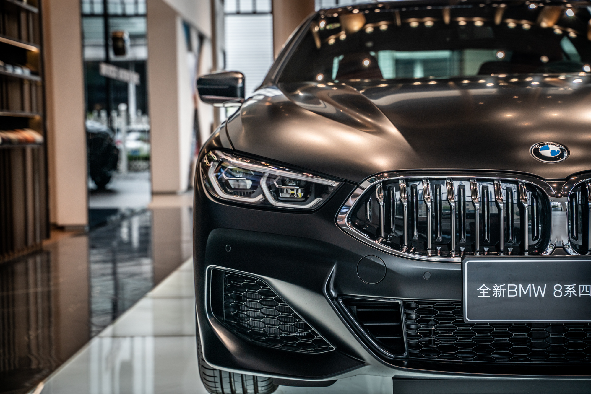 到店弹车宝马8系四门轿跑这真的是两年前的车