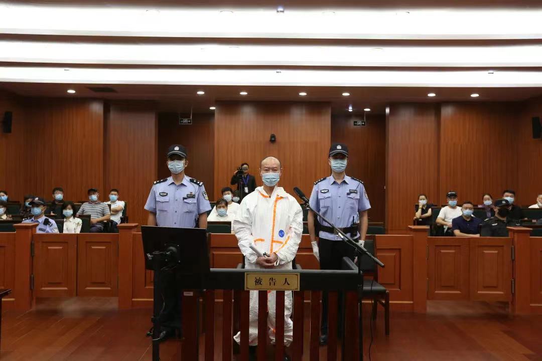 杭州杀妻案嫌疑人庭审现场多次落泪 称自己并非提前预谋而是激情犯罪