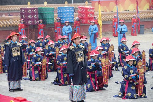 细数历代官服，汉朝霸气清朝繁杂，其背后是礼