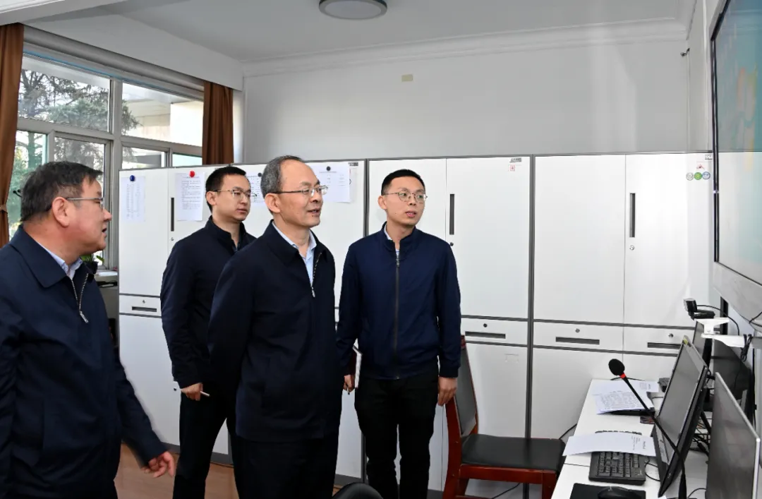 鄭連生檢查清明節(jié)期間值班值守工作 鄭連生檢查清明節(jié)期間值班值守工作
