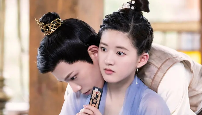 因《传闻中的陈芊芊》走红，同样是圆脸古装女