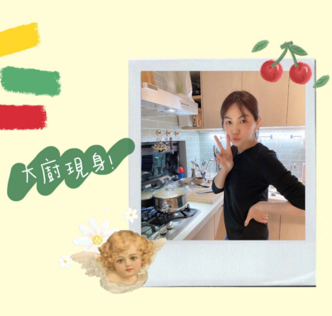 40岁Ella晒生活照，复式豪宅内景曝光，客厅装修得文艺又温馨