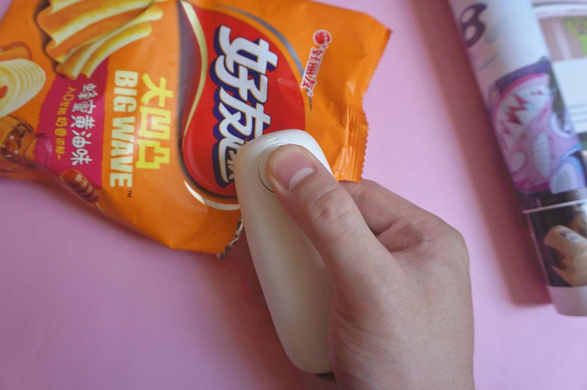 小米有品上架了这款网红生活小帮手：90分便携迷你封口机