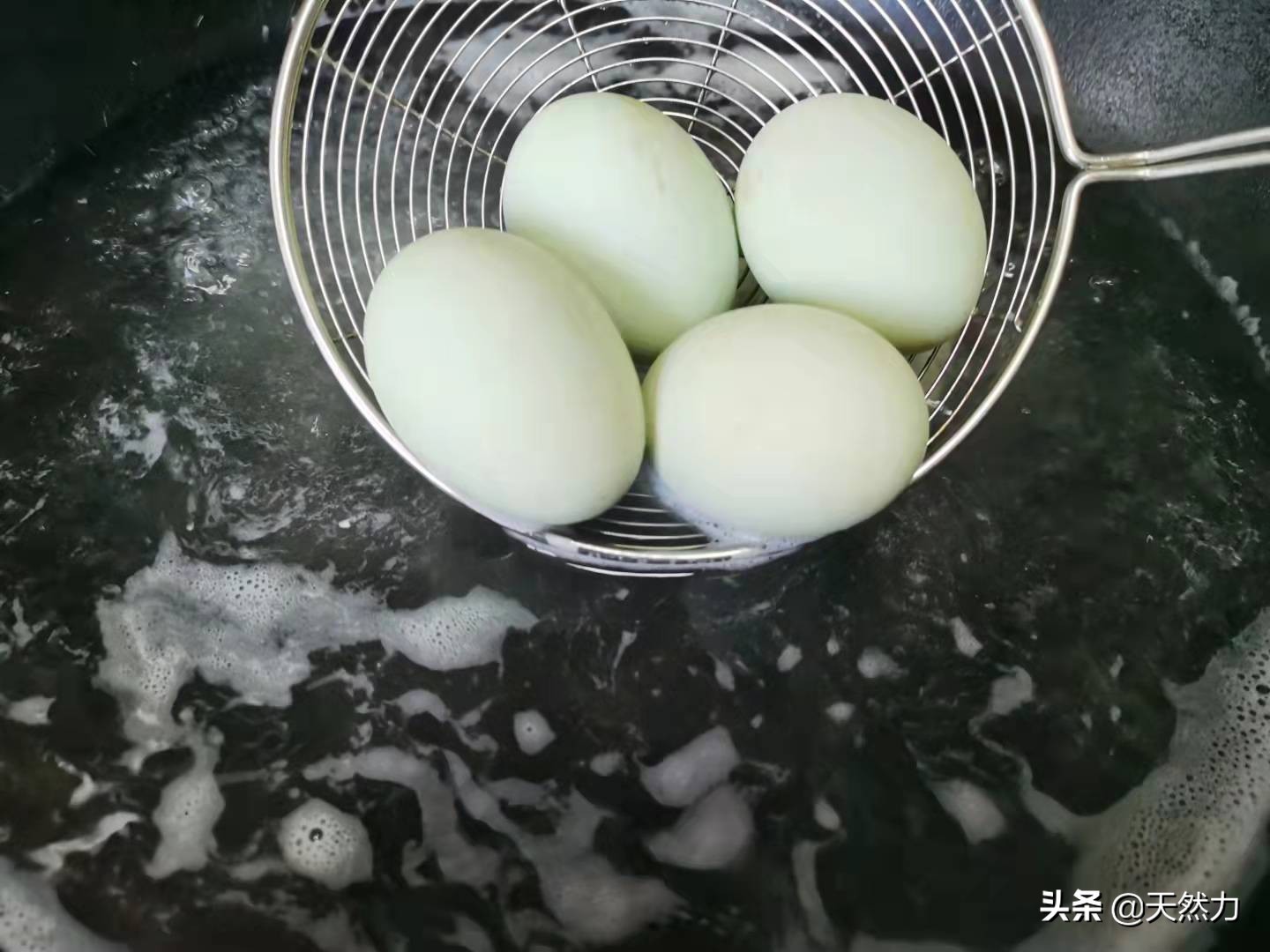 在家也能轻松做出广东名菜蛋黄焗南瓜，详细经验干货做法，收藏了