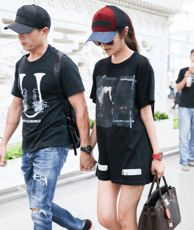 安以轩女儿越长越好看，眉眼间酷似富豪爹，坐在副驾驶上为66庆生