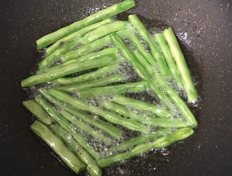 圖片[5]-干煸蕓豆角的做法步驟圖 吃過癮-起舞食譜網