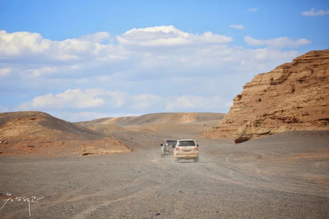 Self-driving Xinjiang Dahaidao No Man’s Land, deep into Yadan Desert, a rare wonder