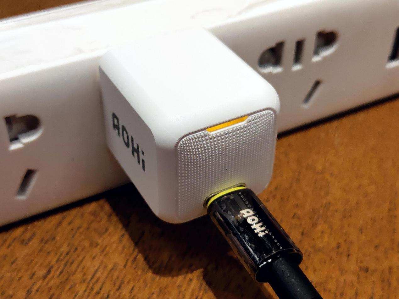Aohi magcube 20W充电器：品质依旧如一，专为iPhone 12而打造