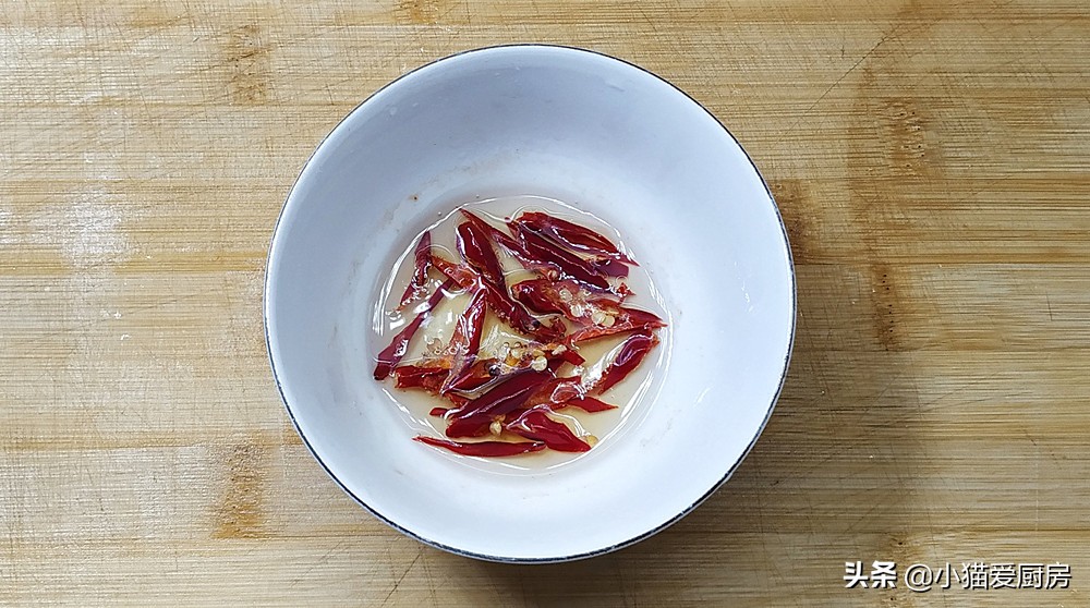 图片[7]-三伏天太热 试一试做一下“银耳拌豆芽”来吃 制作简单味道好-起舞食谱网