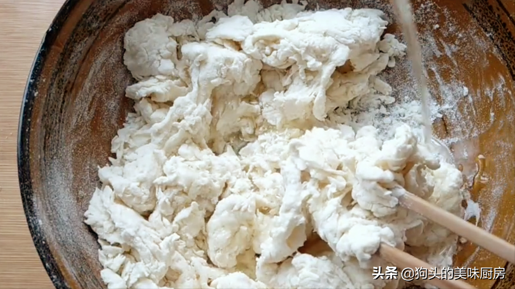外面賣4元一個的鮮肉餅，一口鍋就能做，十塊做好幾個，先收藏了
