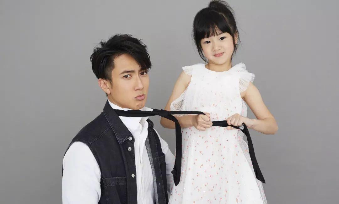 吴尊女儿越长越美，堪称整容式长大，网友：其实早有特征