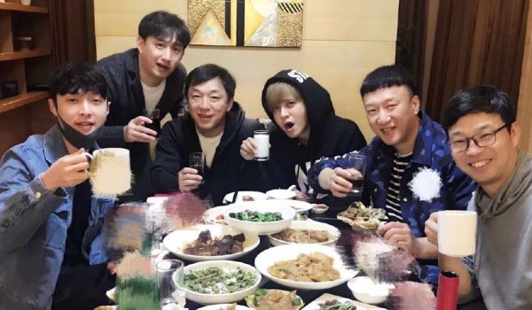 向往的生活：黄磊做饭速度跟不上，节目组又悄