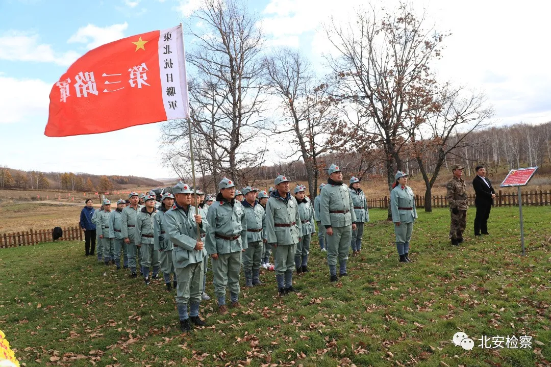 干警们共同聆听了讲解员的讲解,重温了东北抗联第三路军英勇奋战,保家