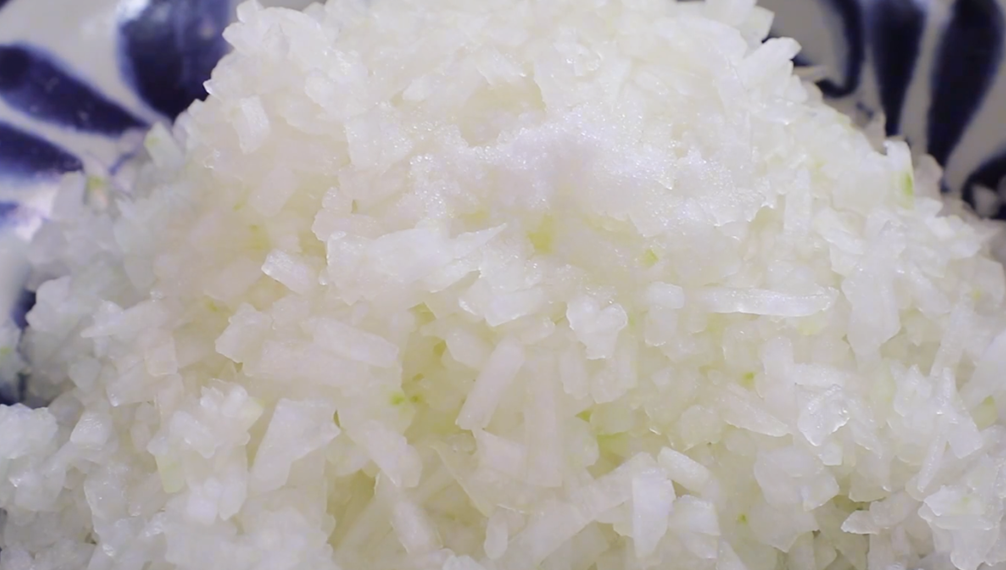 冬瓜包饺子，皮薄馅大不出水，比纯肉馅吃着还香，老公隔天就想吃