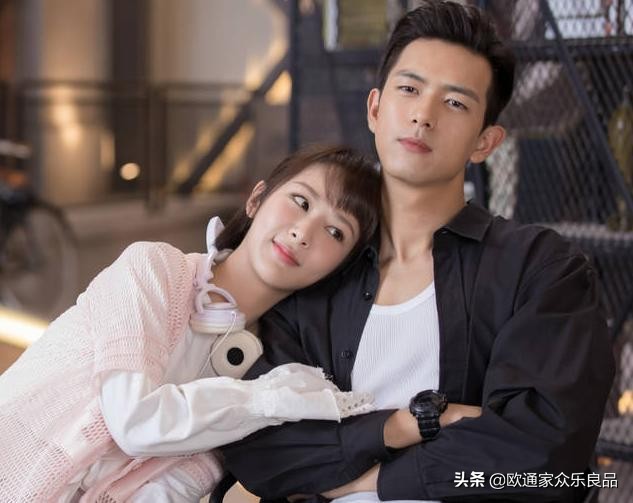 见过杨紫的西式婚纱照，美若天仙，再看看中式婚服，网友神评