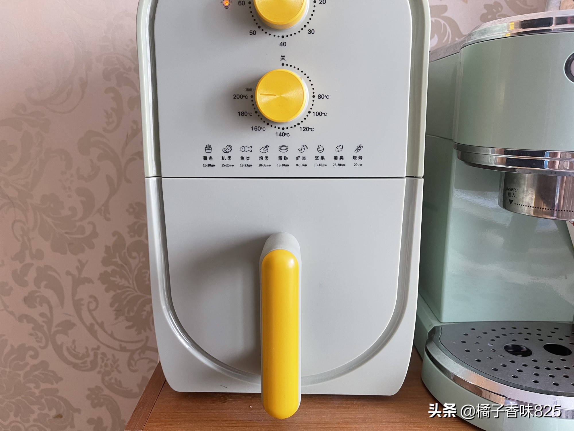 麻婆豆腐靠边站，豆腐新做法，外皮酥脆里面软嫩，蘸上料汁巨好吃