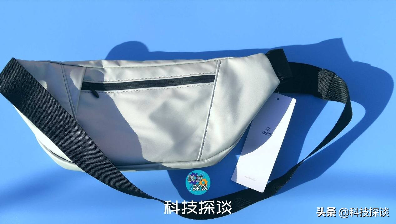 还记得老罗带货的FREETIE飞织抗菌健步鞋？它家出腰胸包了