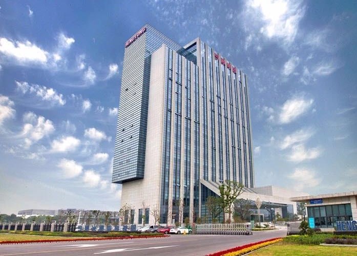 一年营收破千亿，华为身后的“小兄弟”，逆袭成为通信行业新巨头