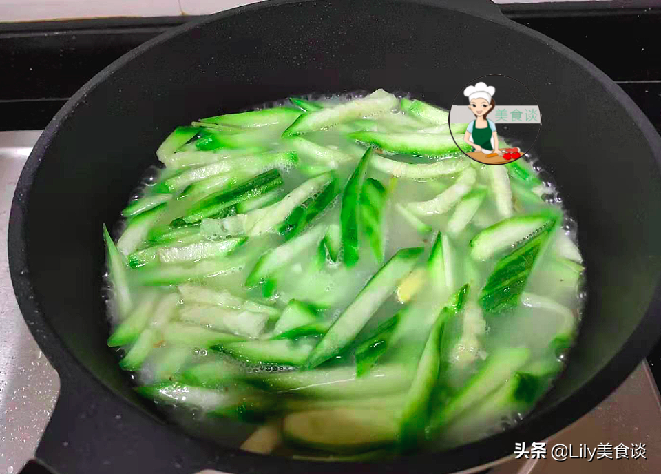 夏天要多吃這“一肉一瓜”，簡單煮太鮮美啦，解暑營養，孩子愛吃