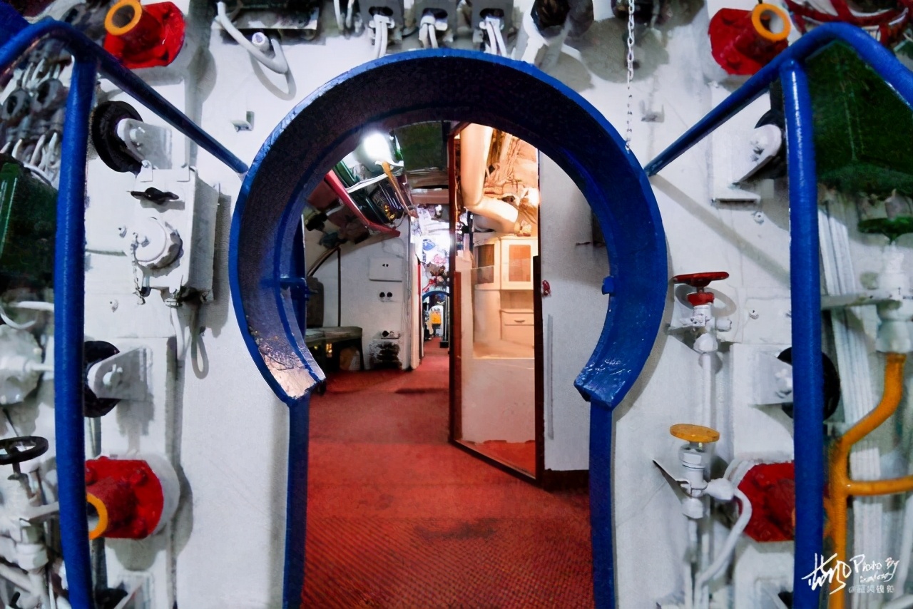 ���գ�����Ա������̫�ո��ã�Ǳͧ�ٱ�ˮ���������Ǽ���