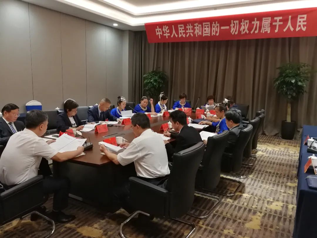 【图片新闻】市五届人大六次会议各代表团举行分组讨论