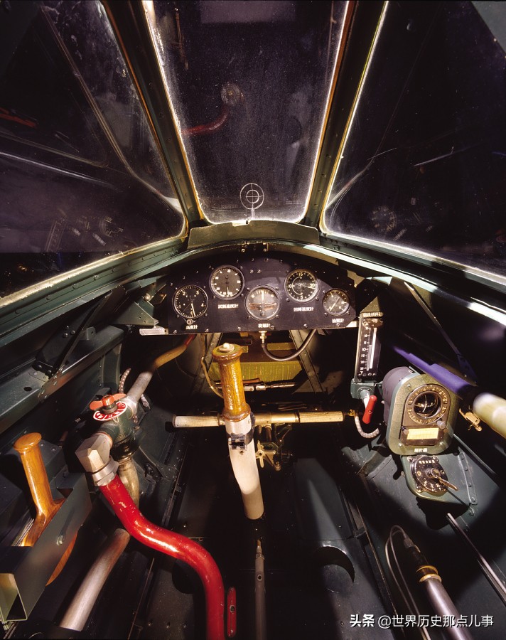 二战：日军自杀性导弹攻击，敢死队员坐在里面