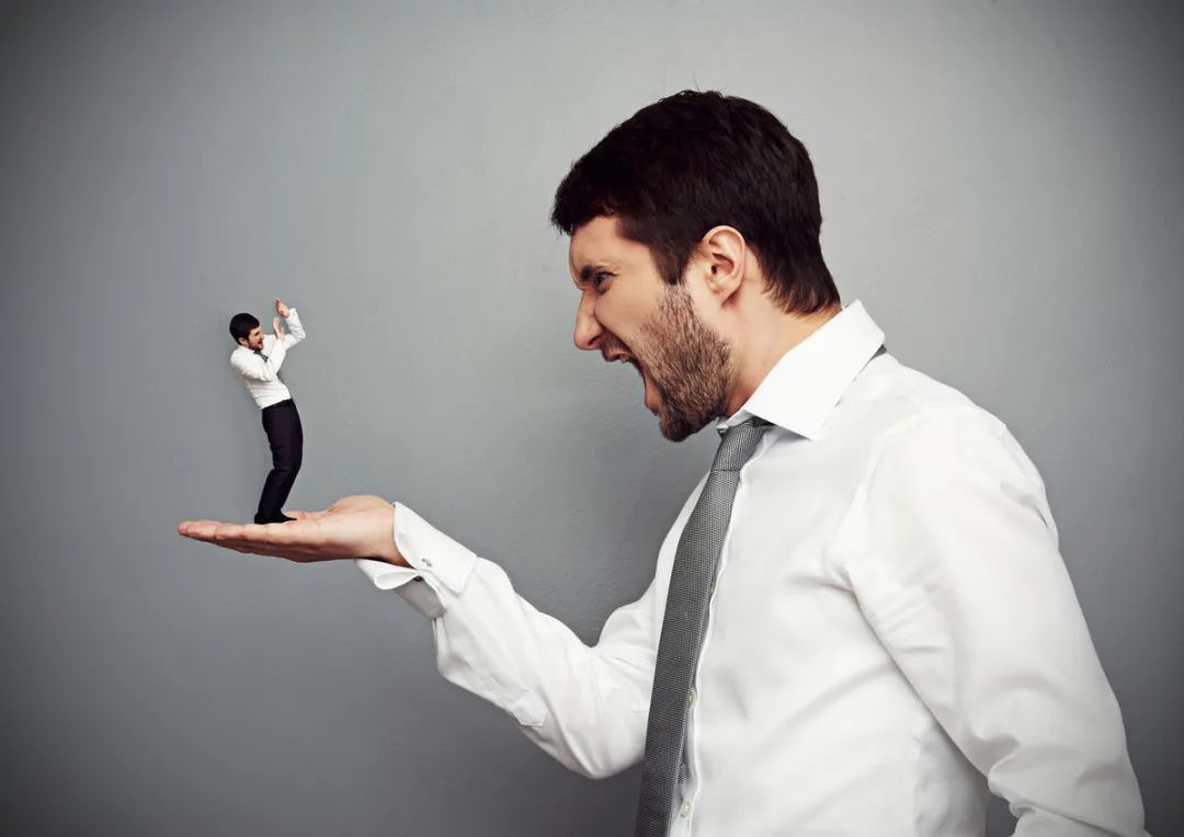 为何有些领导，总是批评真正做事的员工？精明的人，从这3点分析